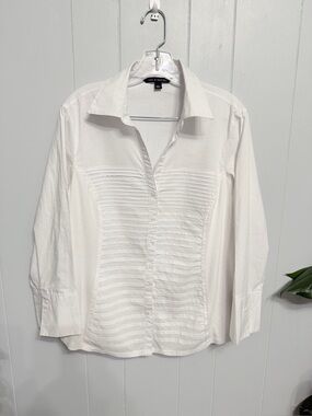 #18)  Zac & Rachel White Pintuck Button-Front Dress Shirt